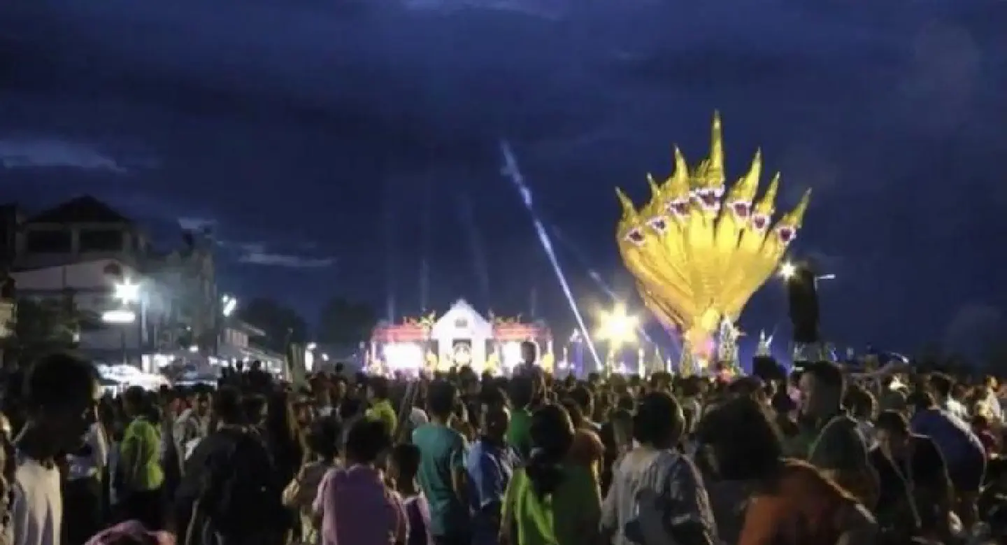 Feast of Naga fireballs for skygazers