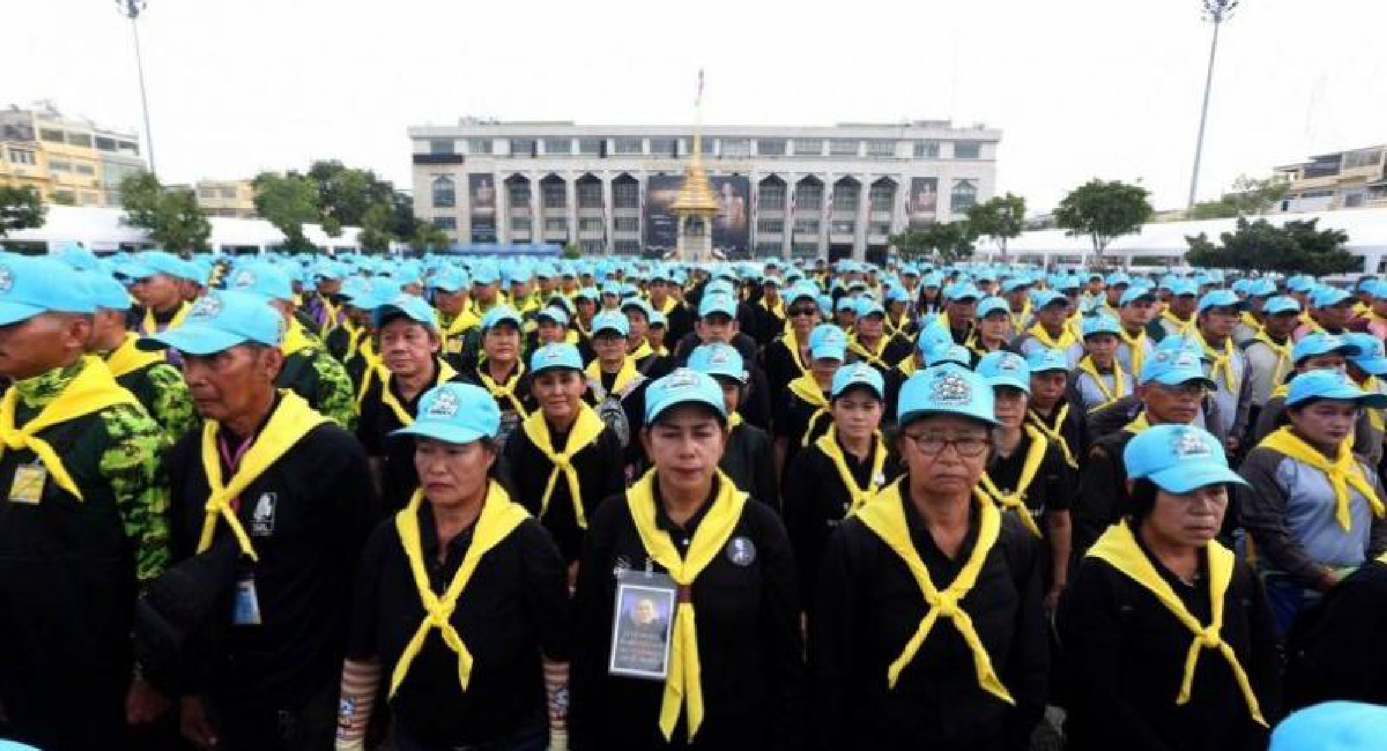 Rama X supports good deeds in honour of father