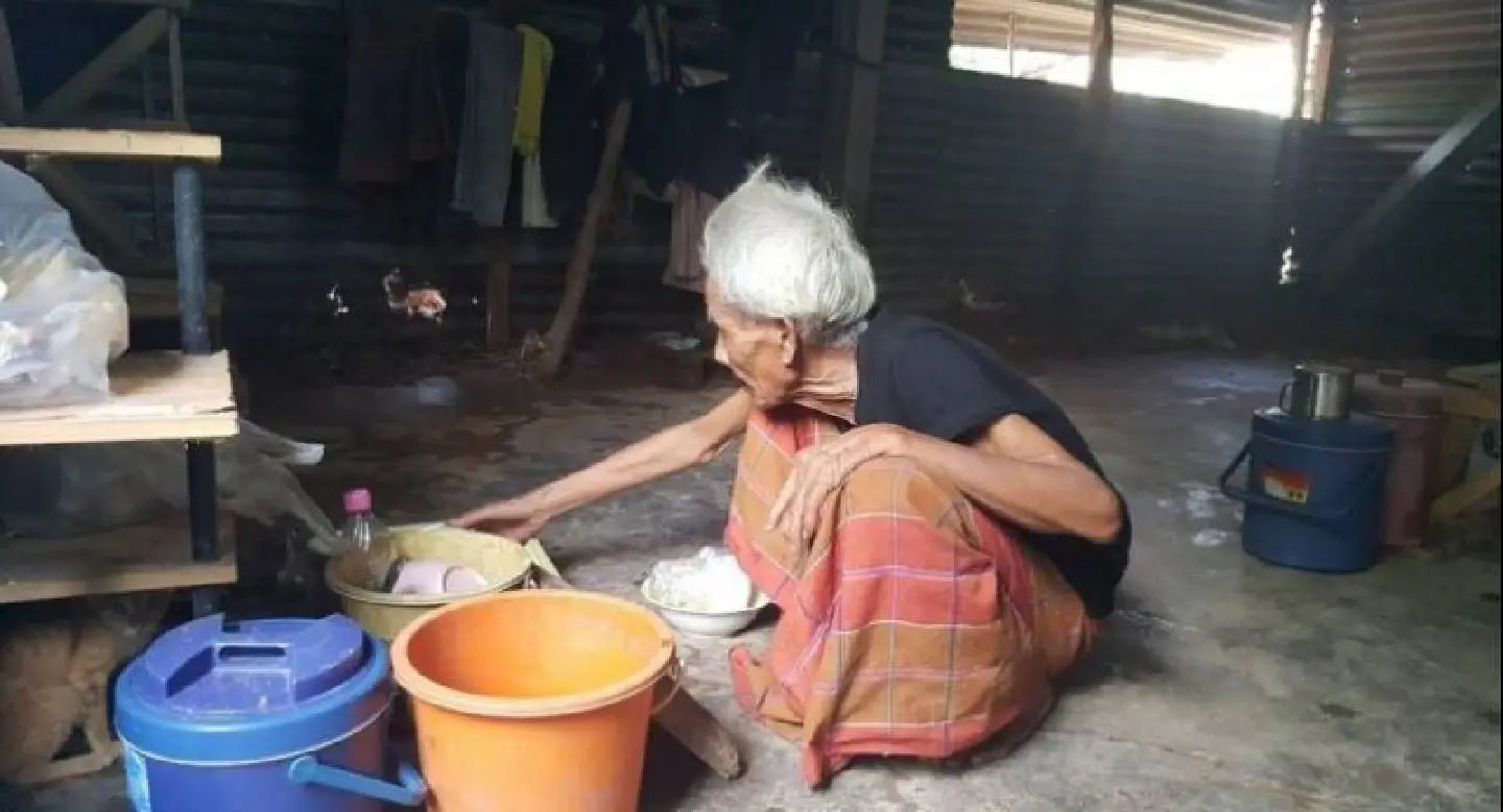 Help urged to repair house of 91-year-old Buri Ram man