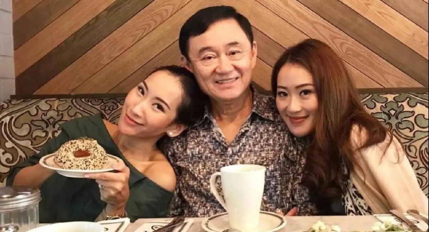 Thaksin challenges lese majeste allegations Thaksin challenges lese majeste allegations