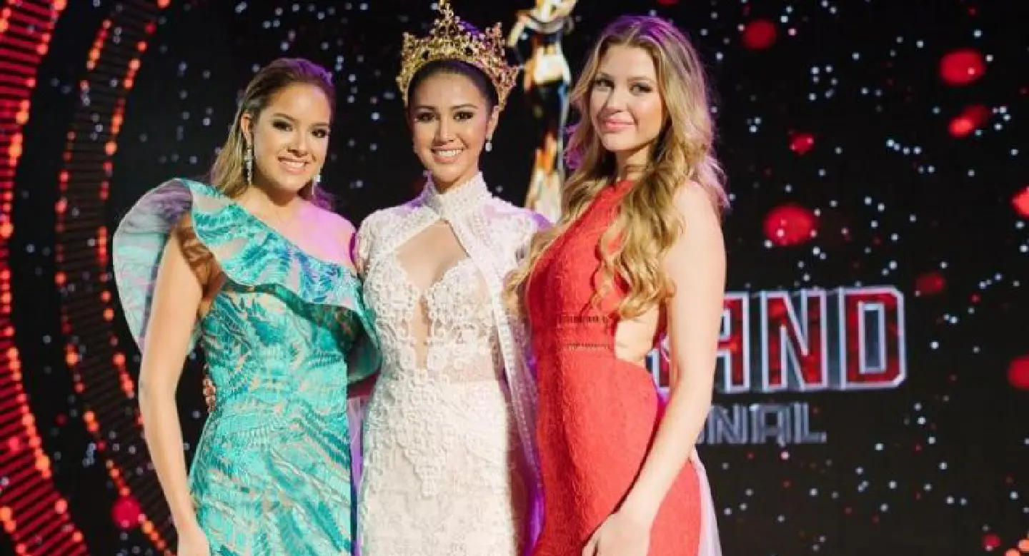 Wave of beauty washes up in Vietnam Wave of beauty washes up in Vietnam