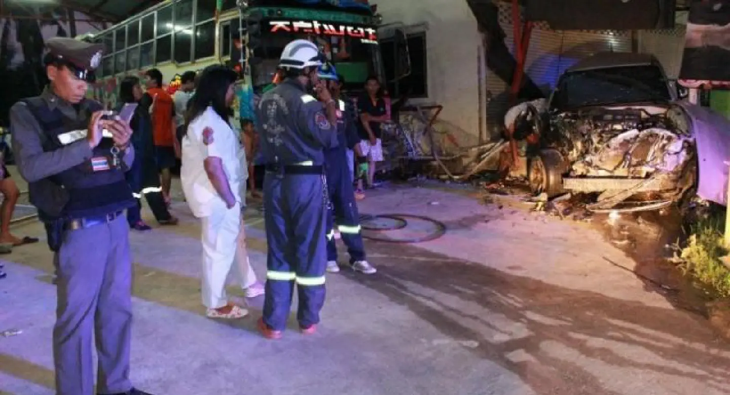 Two dead after early-morning crash Two dead after early-morning crash