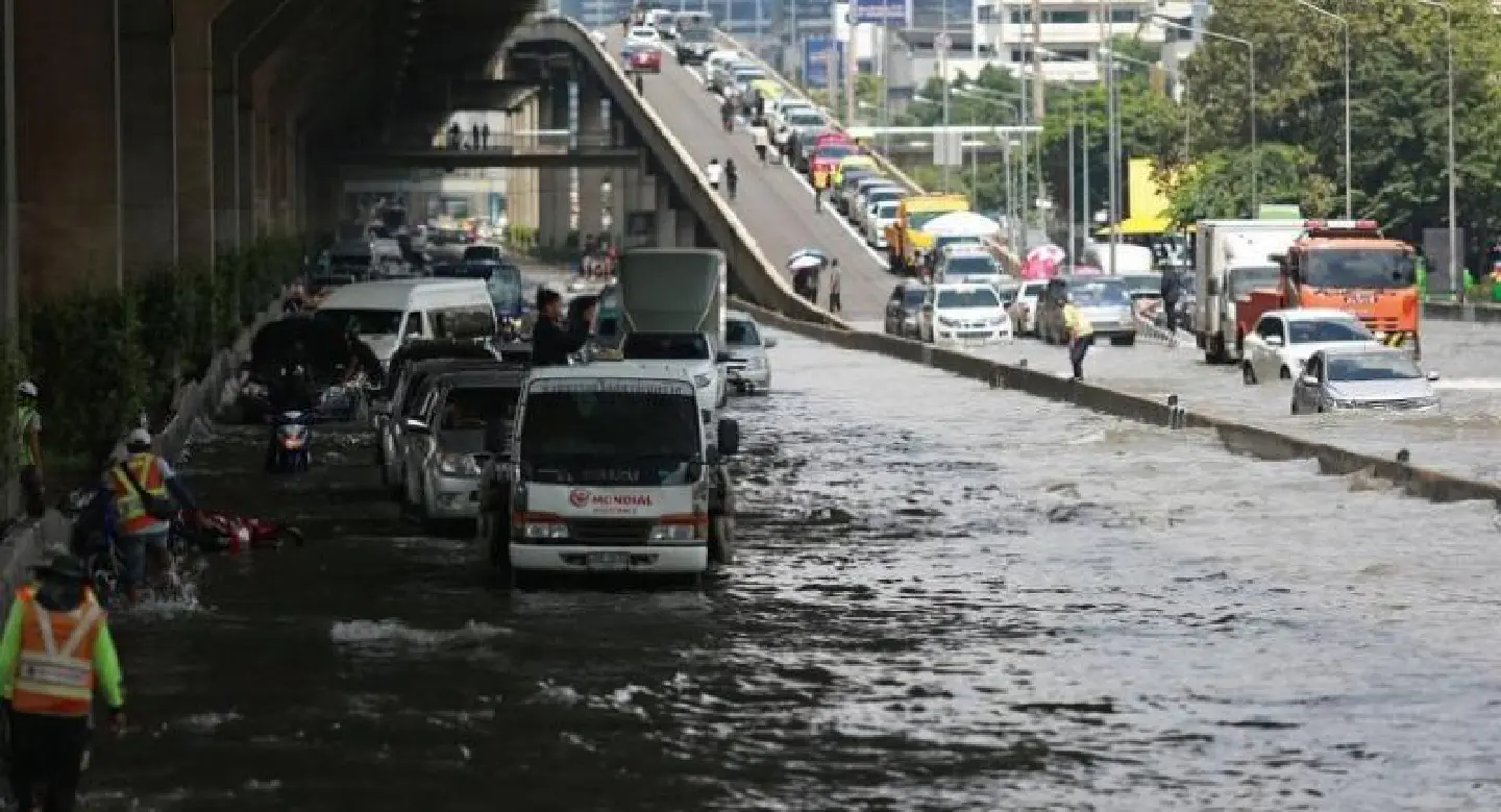 Online rumours create ‘false panic’ over floods Online rumours create ‘false panic’ over floods