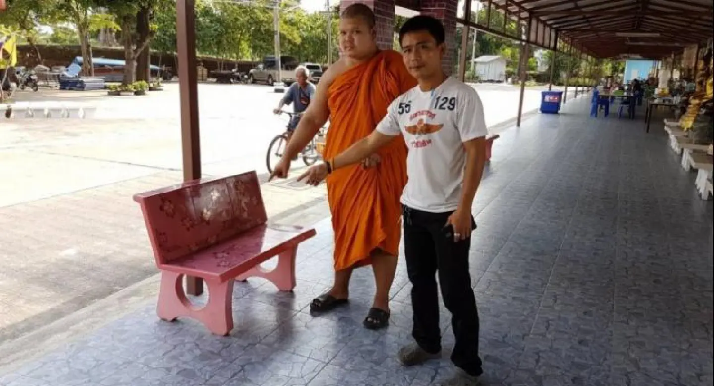 One-day-old baby abandoned at Phitsanulok temple One-day-old baby abandoned at Phitsanulok temple