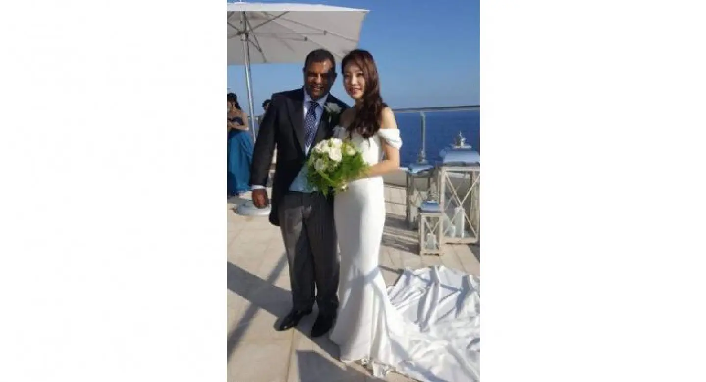 Tony Fernandes weds Korean sweetheart in France Tony Fernandes weds Korean sweetheart in France