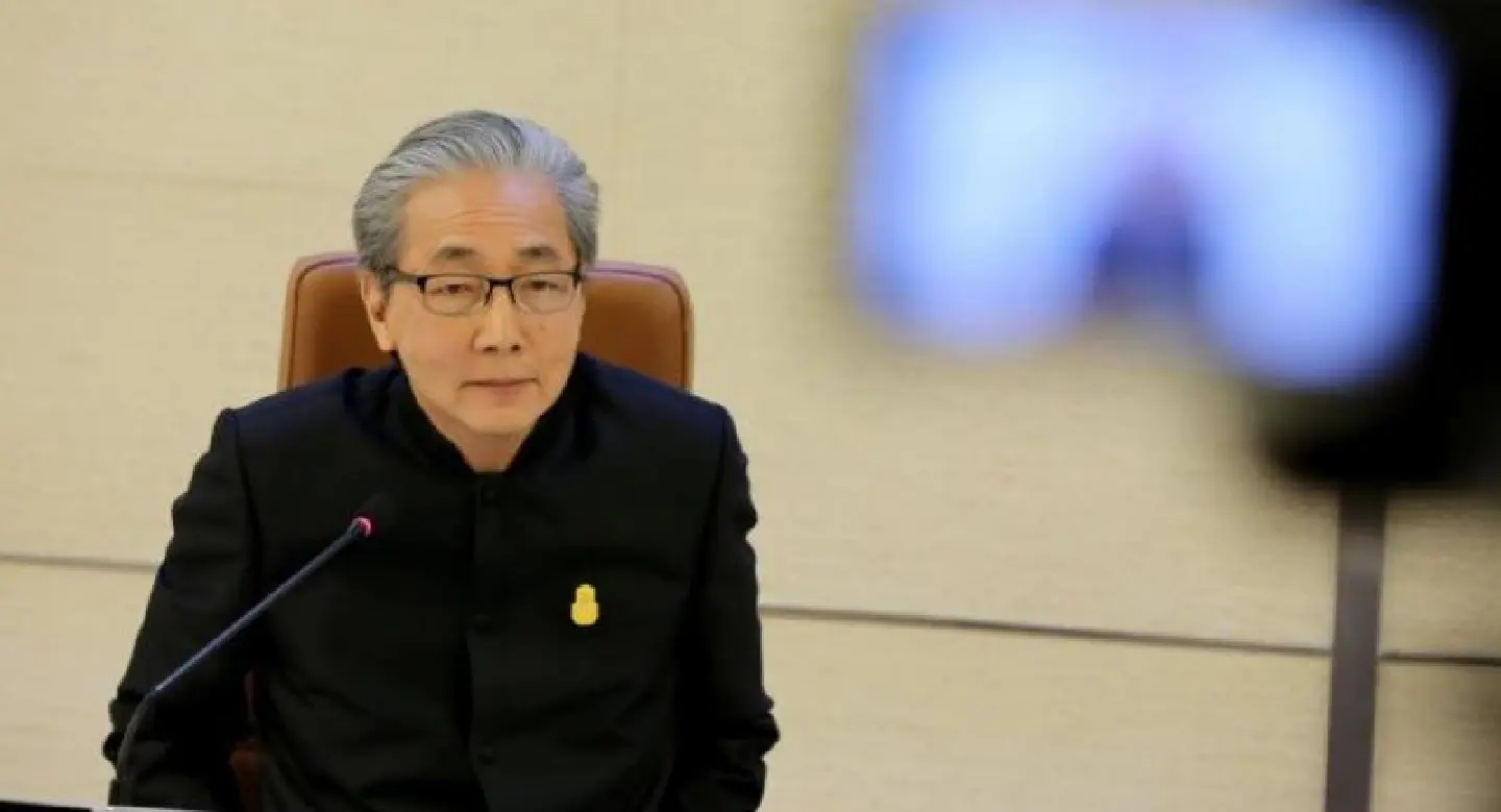 Somkid tells finance minister to increase welfare-card credit limits Somkid tells finance minister to increase welfare-card credit limits