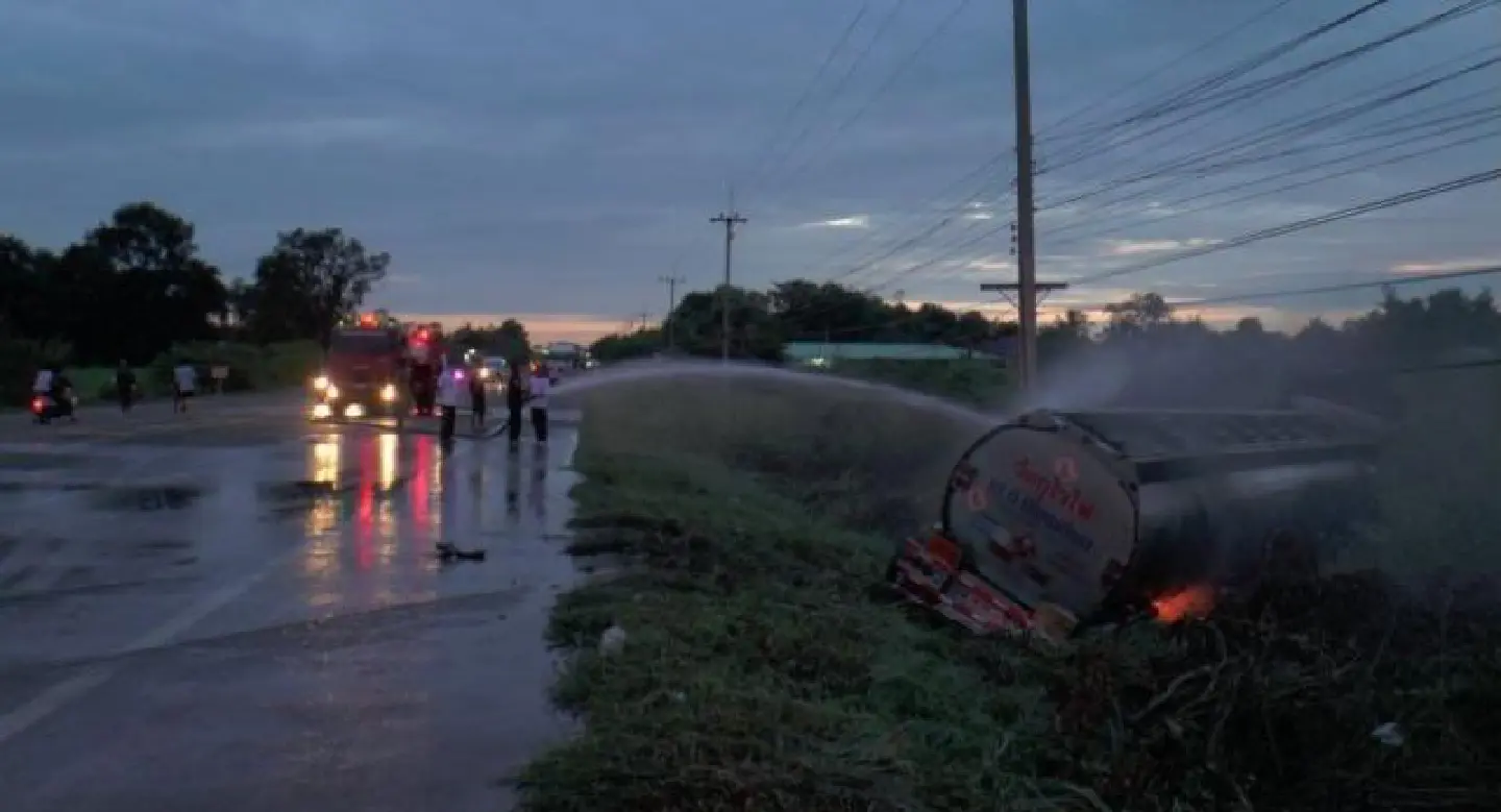Two killed in oil tanker-pickup crash in Buri Ram Two killed in oil tanker-pickup crash in Buri Ram