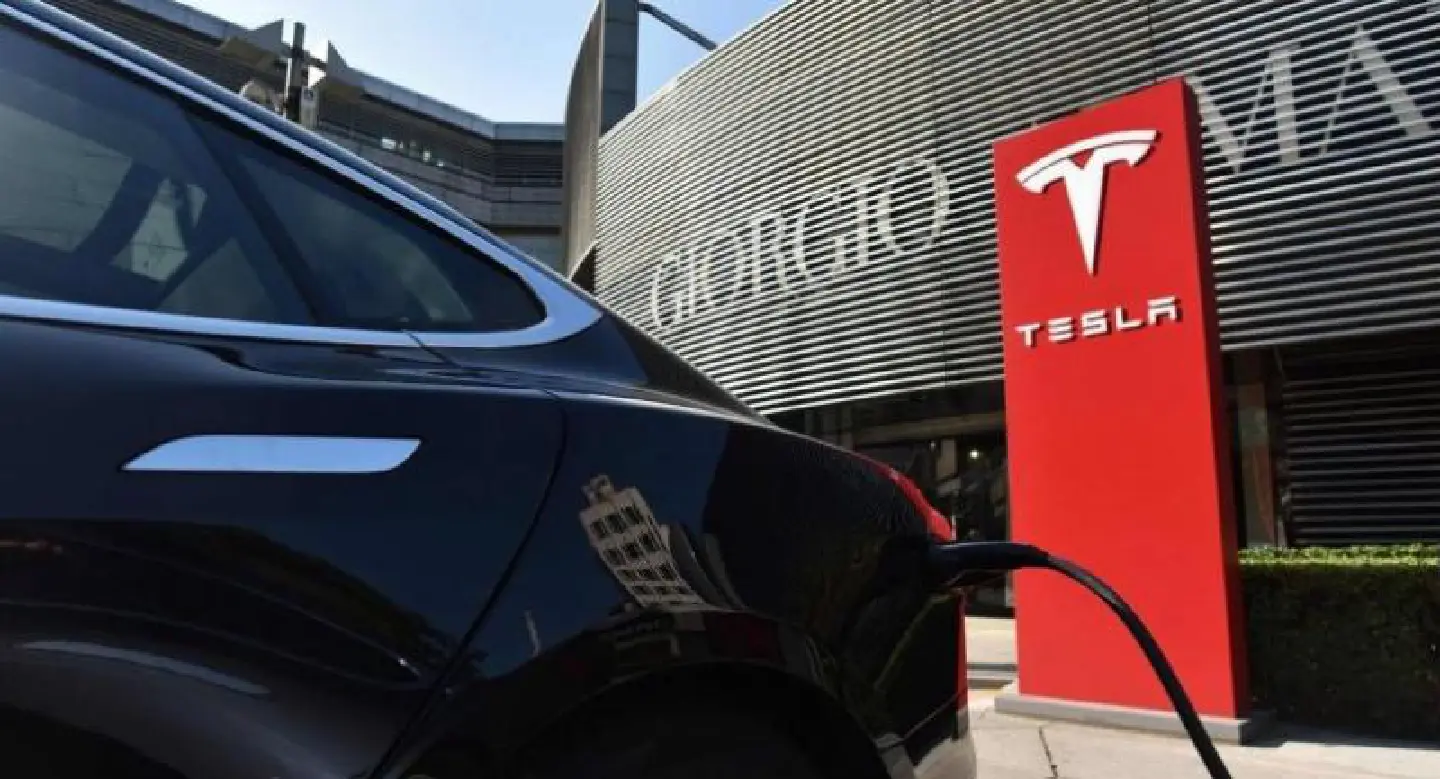 Tesla in talks to build auto plant in Shanghai Tesla in talks to build auto plant in Shanghai