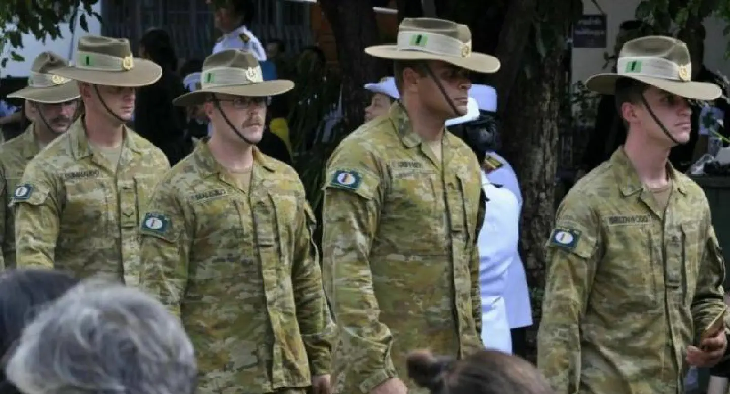 Australian troops pay floral tribute in Khon Kaen