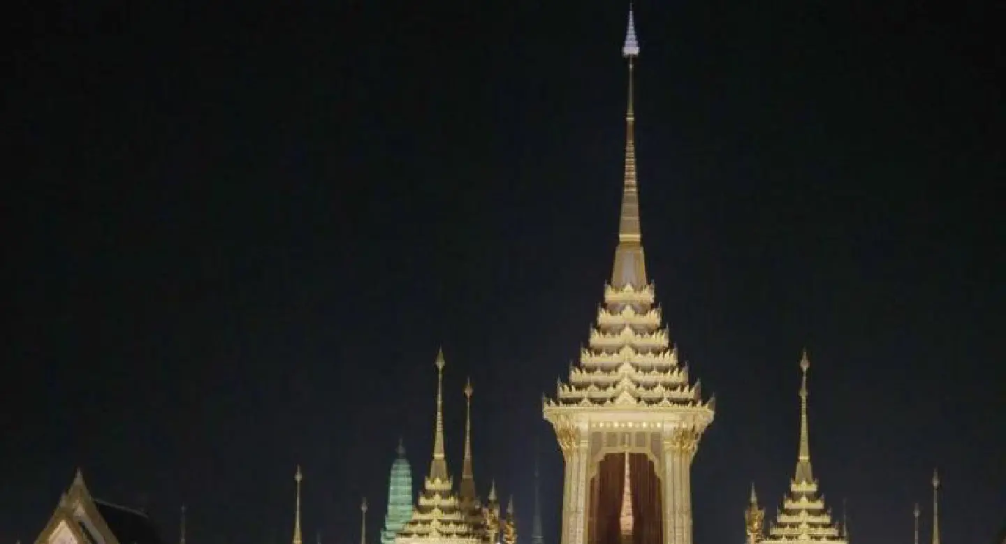 Were white birds seen in Sanam Luang mystical – or just lost?