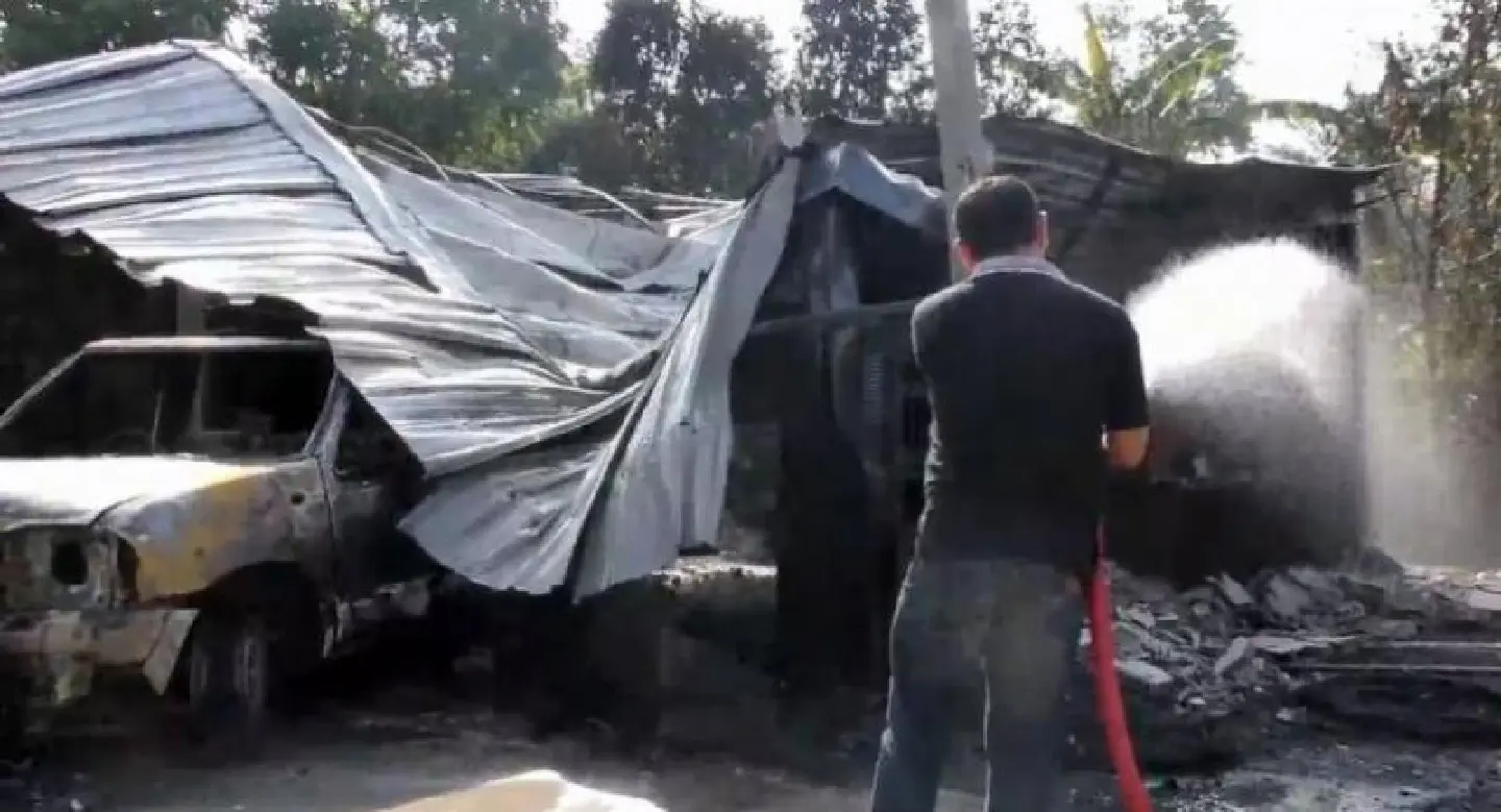 Fire wipes out 5,000 litres of ‘smuggled’ gasoline Fire wipes out 5,000 litres of ‘smuggled’ gasoline