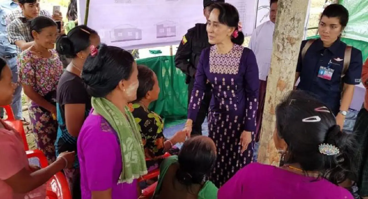Myanmar's Suu Kyi makes first visit to crisis-hit northern Rakhine Myanmar's Suu Kyi makes first visit to crisis-hit northern Rakhine