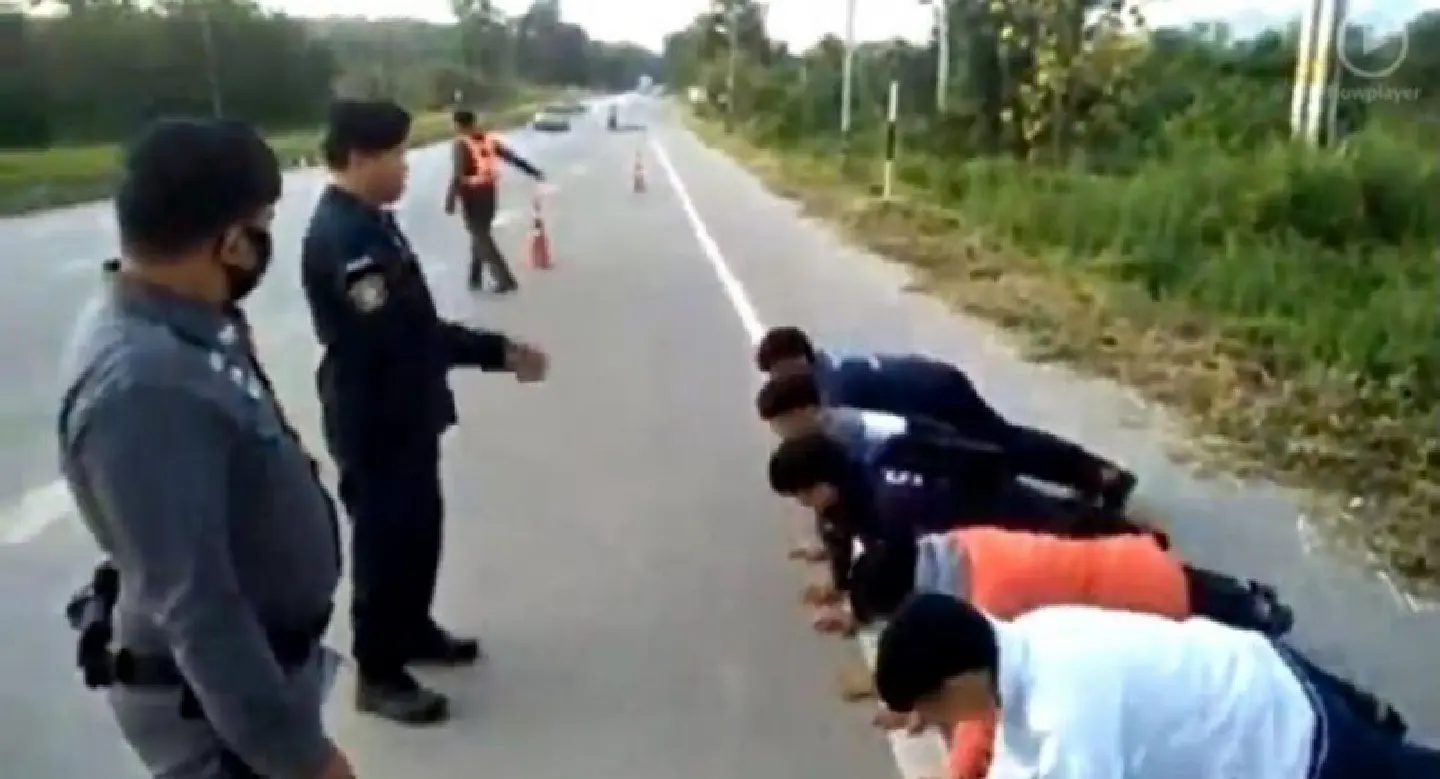 Policemen praised for push-ups punishment