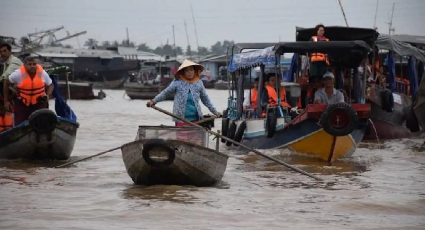 Call for effective management of Mekong amid threats from projects and climate change Call for effective management of Mekong amid threats from projects and climate change