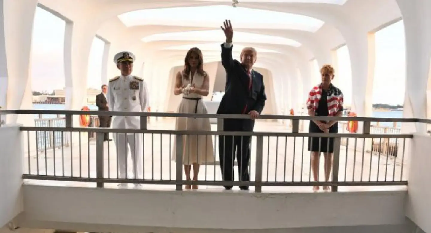 Trump makes Pearl Harbor stop en route to Asia Trump makes Pearl Harbor stop en route to Asia