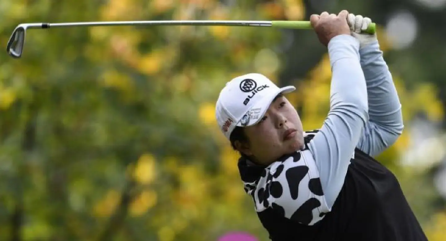 Defending champion Feng leads in Japan Defending champion Feng leads in Japan