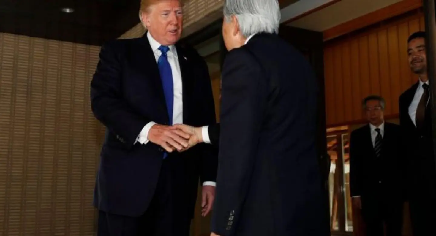 Trump passes tricky protocol test with Japanese emperor Trump passes tricky protocol test with Japanese emperor