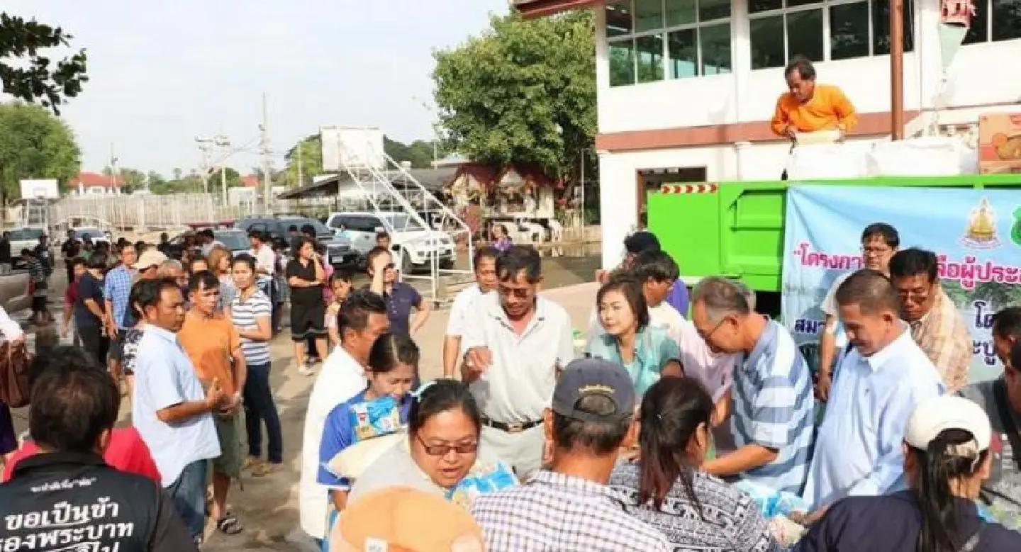 Former police chief aids flood victims Former police chief aids flood victims