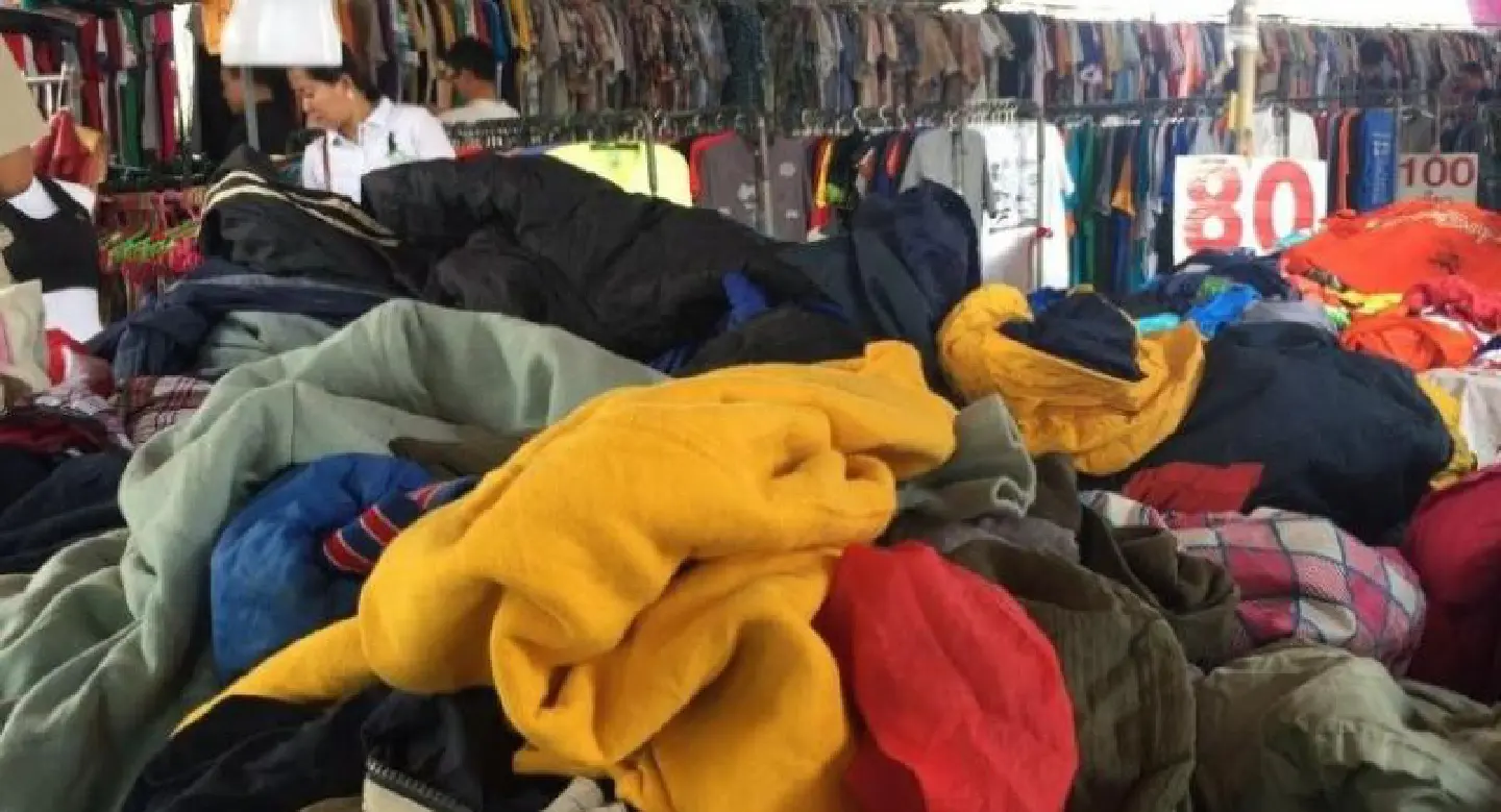 Nakhon Phanom surveys villagers' need for winter clothing Nakhon Phanom surveys villagers' need for winter clothing