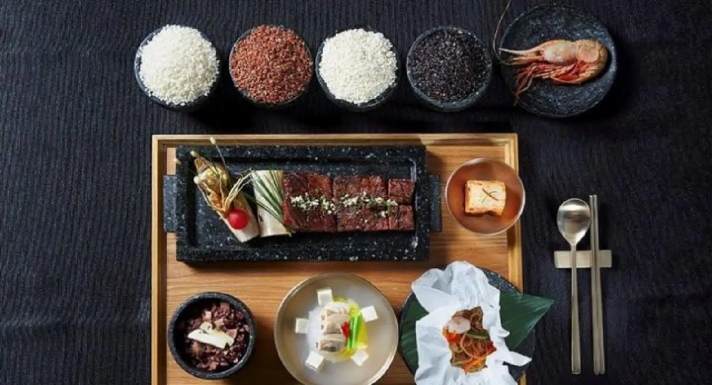 Special sauce and tricky prawn on Trump's South Korea menu Special sauce and tricky prawn on Trump's South Korea menu