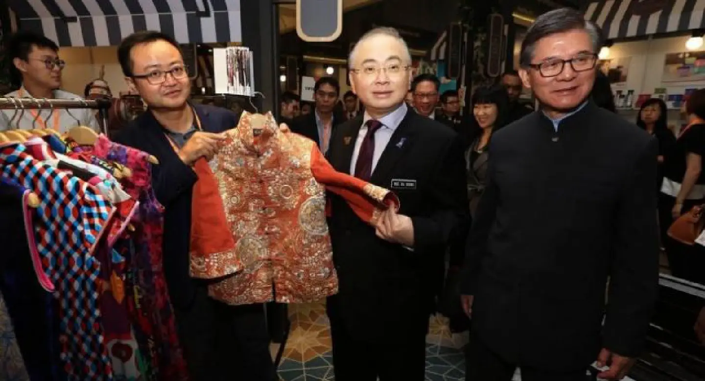 Asean and Hong Kong are signing free trade agreement Asean and Hong Kong are signing free trade agreement