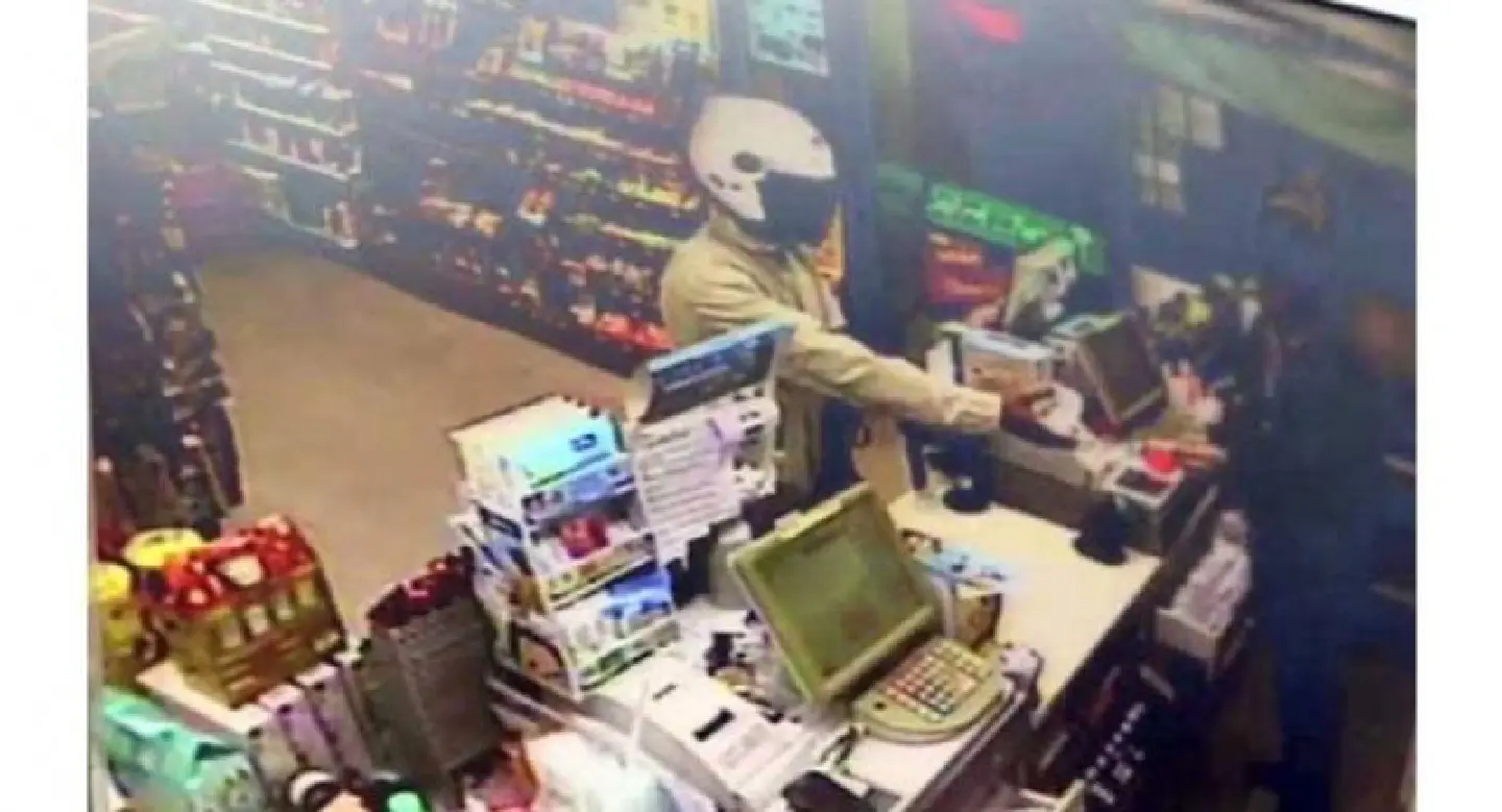 Man who allegedly robbed 7-Eleven shop ‘commits suicide’ Man who allegedly robbed 7-Eleven shop ‘commits suicide’
