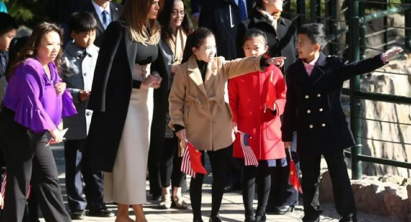 Melania Trump meets China's furry diplomats: pandas Melania Trump meets China's furry diplomats: pandas
