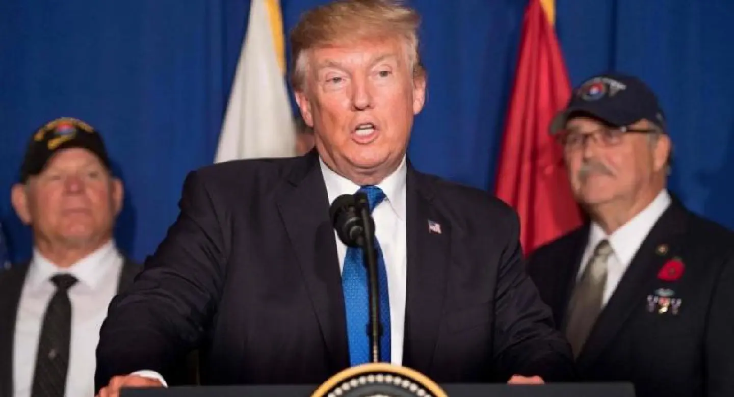 Trump warned on Duterte fist salute in Manila Trump warned on Duterte fist salute in Manila