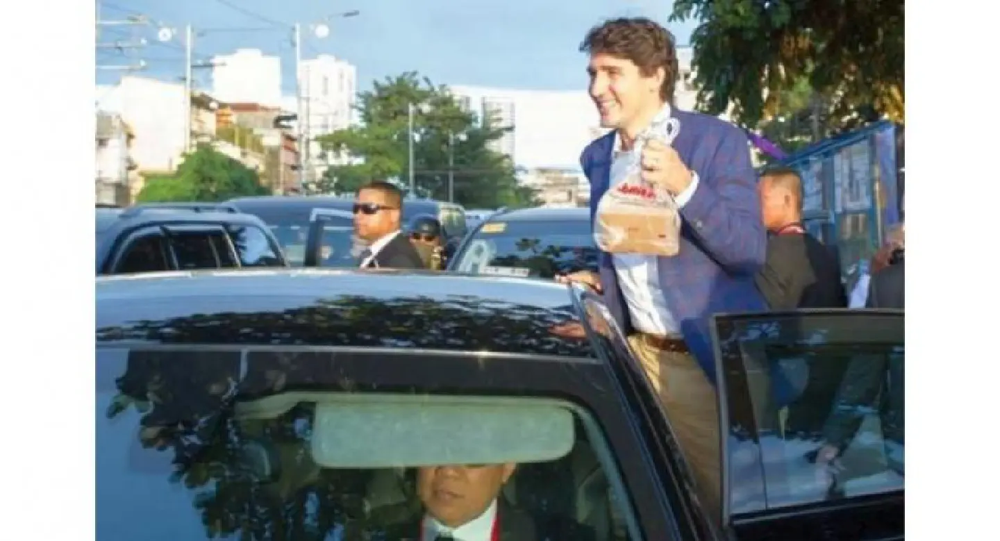 Canadian PM Justin Trudeau gets some take-out at Jollibee Canadian PM Justin Trudeau gets some take-out at Jollibee