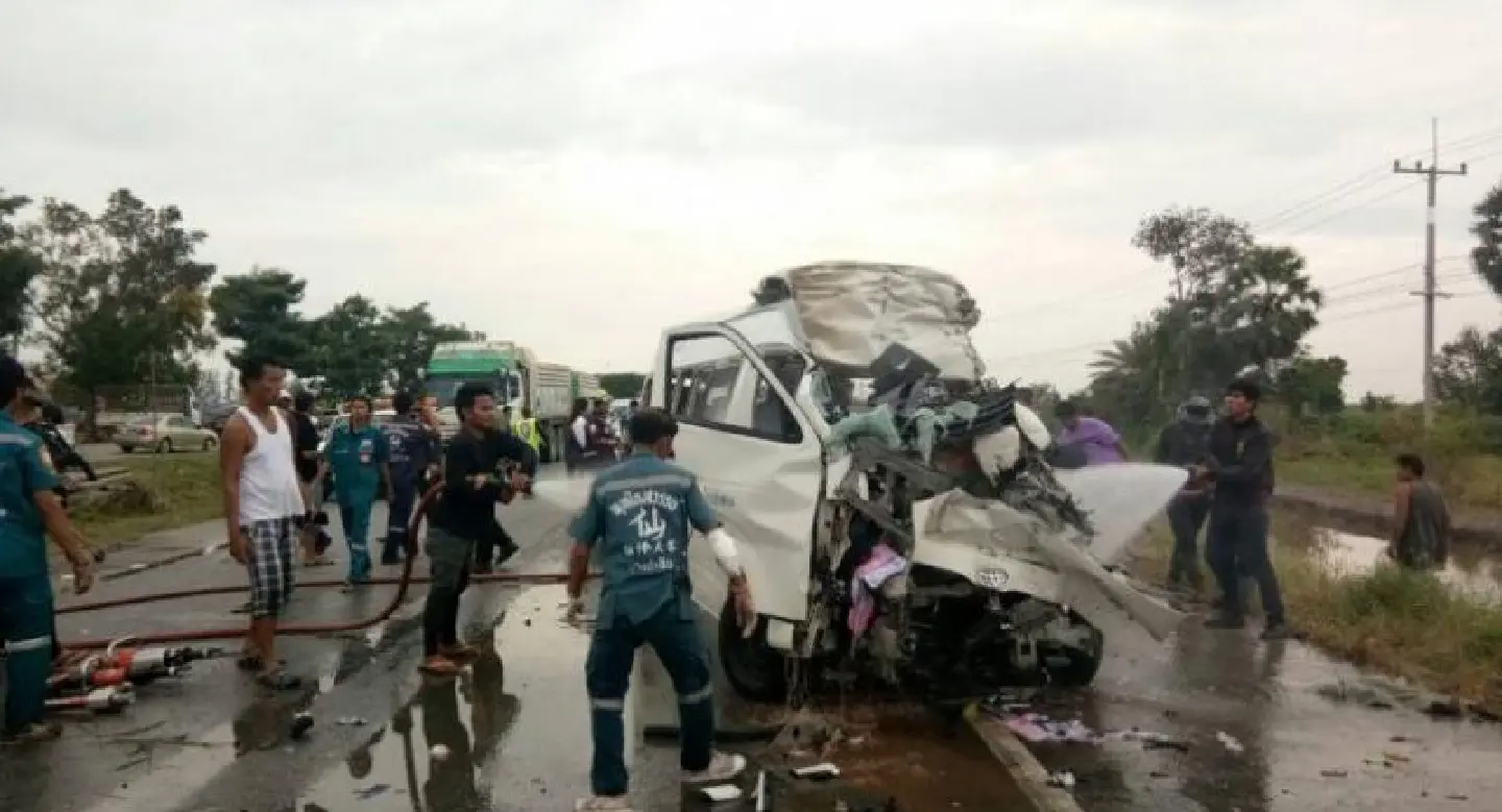 Passenger van safety scrutinised after five killed in accident