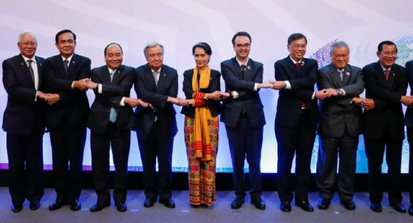 Suu Kyi faces tepid UN criticism over Rohingya at summit Suu Kyi faces tepid UN criticism over Rohingya at summit