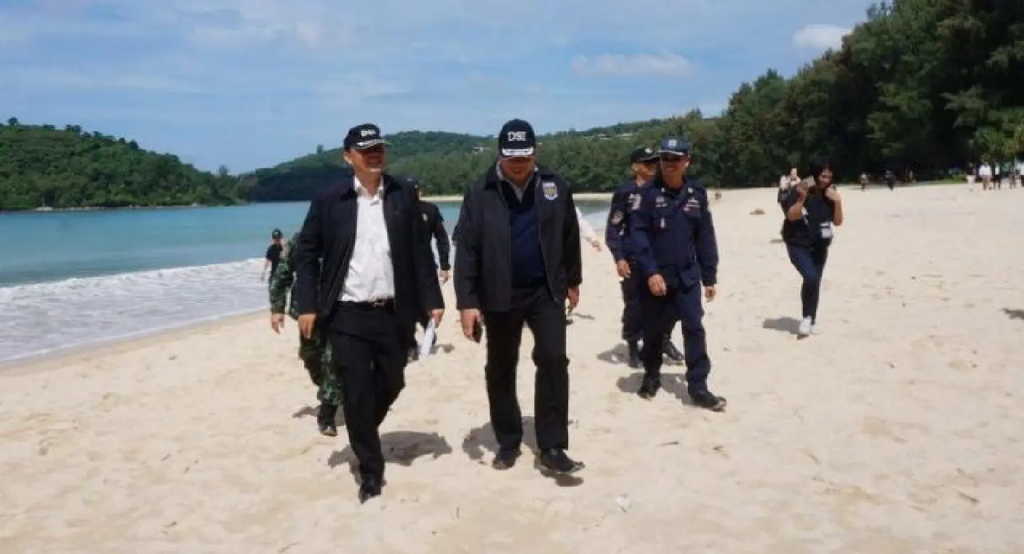DSI warns Phuket business operators to vacate beachfront DSI warns Phuket business operators to vacate beachfront