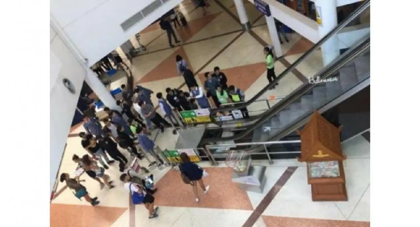 Escalator at Chiang Mai airport partially collapses Escalator at Chiang Mai airport partially collapses