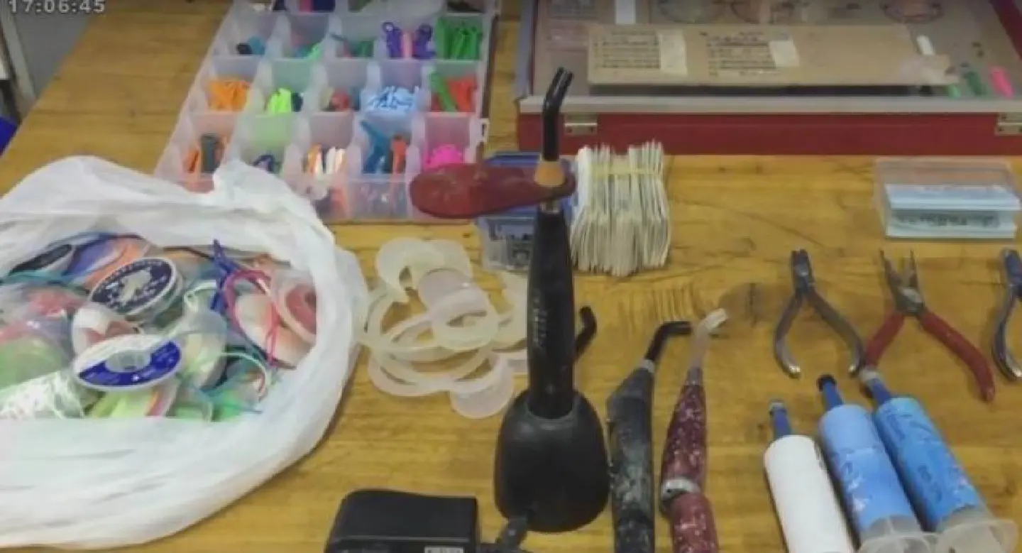 Trang women arrested for alleged unlicensed dentistry Trang women arrested for alleged unlicensed dentistry