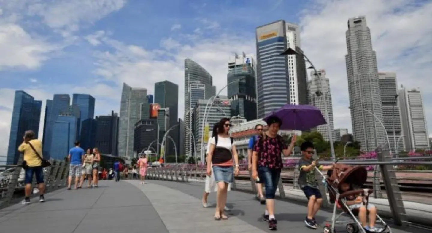 Singapore economy grows 5.2% in Q3, fastest in nearly 4 years; 2017 forecast raised to 3-3.5% Singapore economy grows 5.2% in Q3, fastest in nearly 4 years; 2017 forecast raised to 3-3.5%