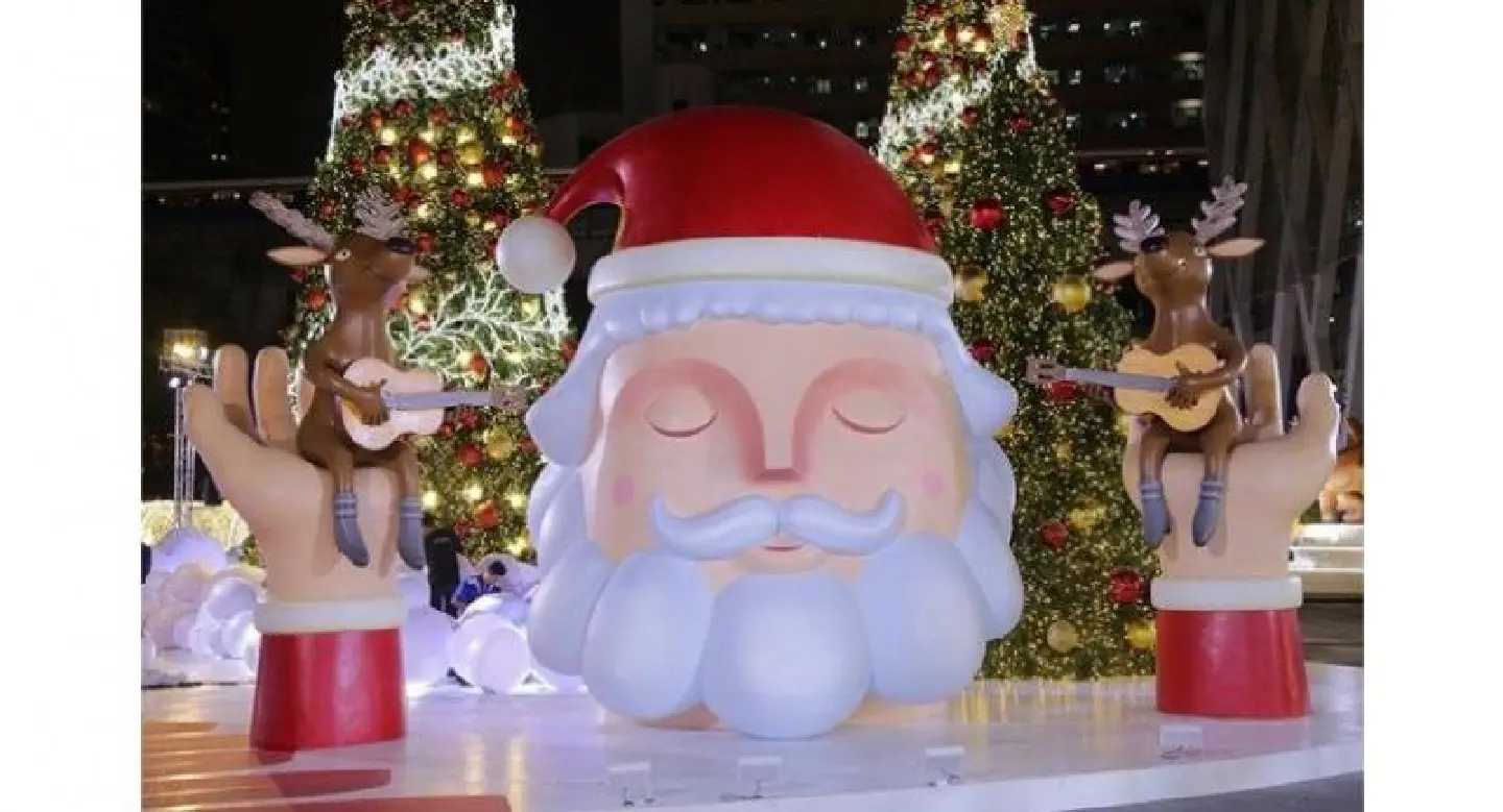 CentralWorld Bangkok lights up for the holiday season CentralWorld Bangkok lights up for the holiday season