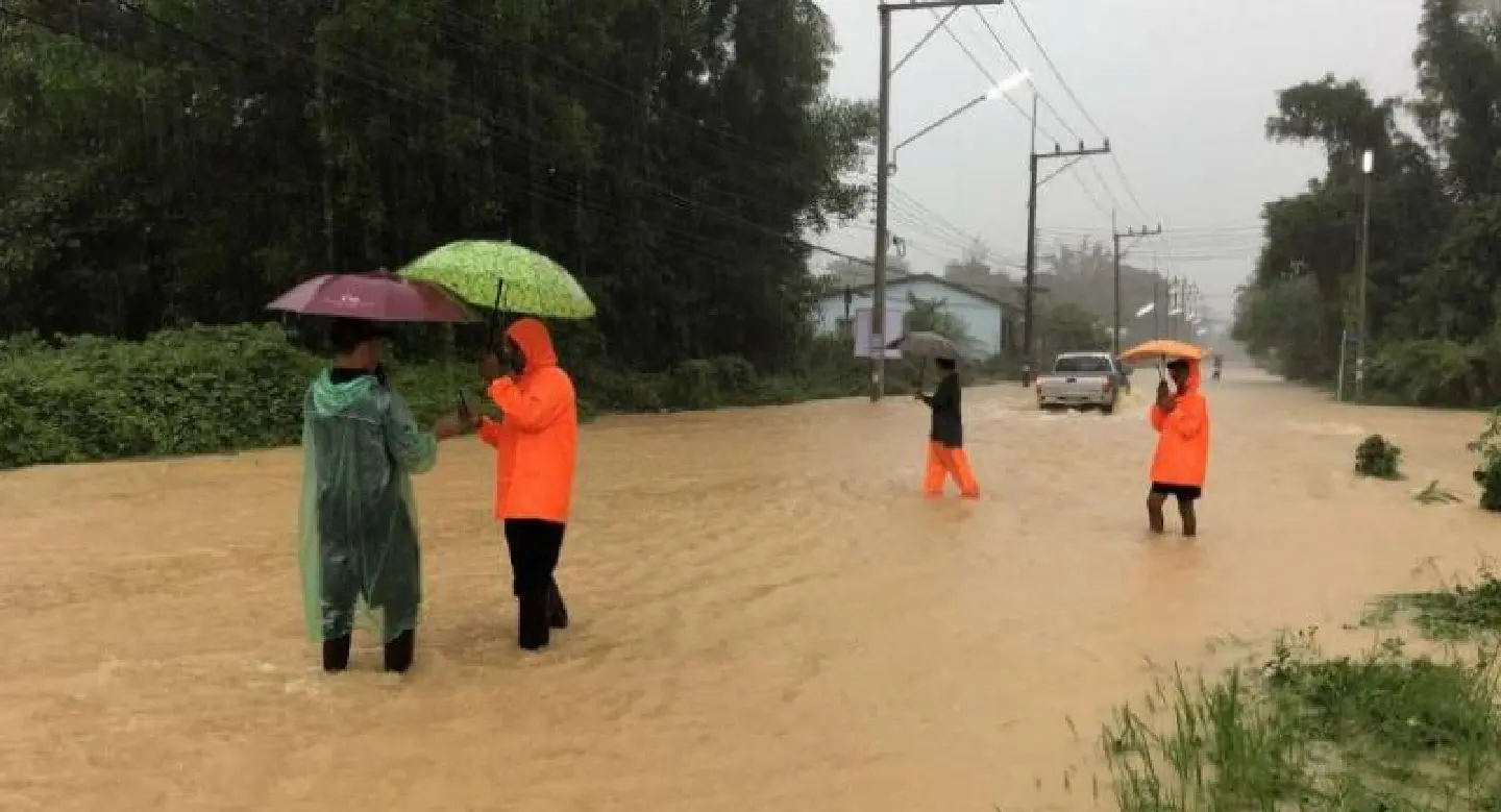 Trang residents told to brace for floods Trang residents told to brace for floods