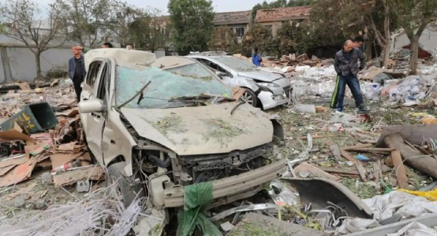 Blast rocks Chinese port city, two dead Blast rocks Chinese port city, two dead