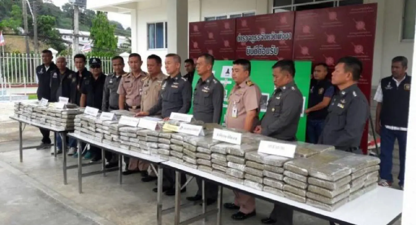 Six fishermen arrested over marijuana haul in Phang Nga Six fishermen arrested over marijuana haul in Phang Nga