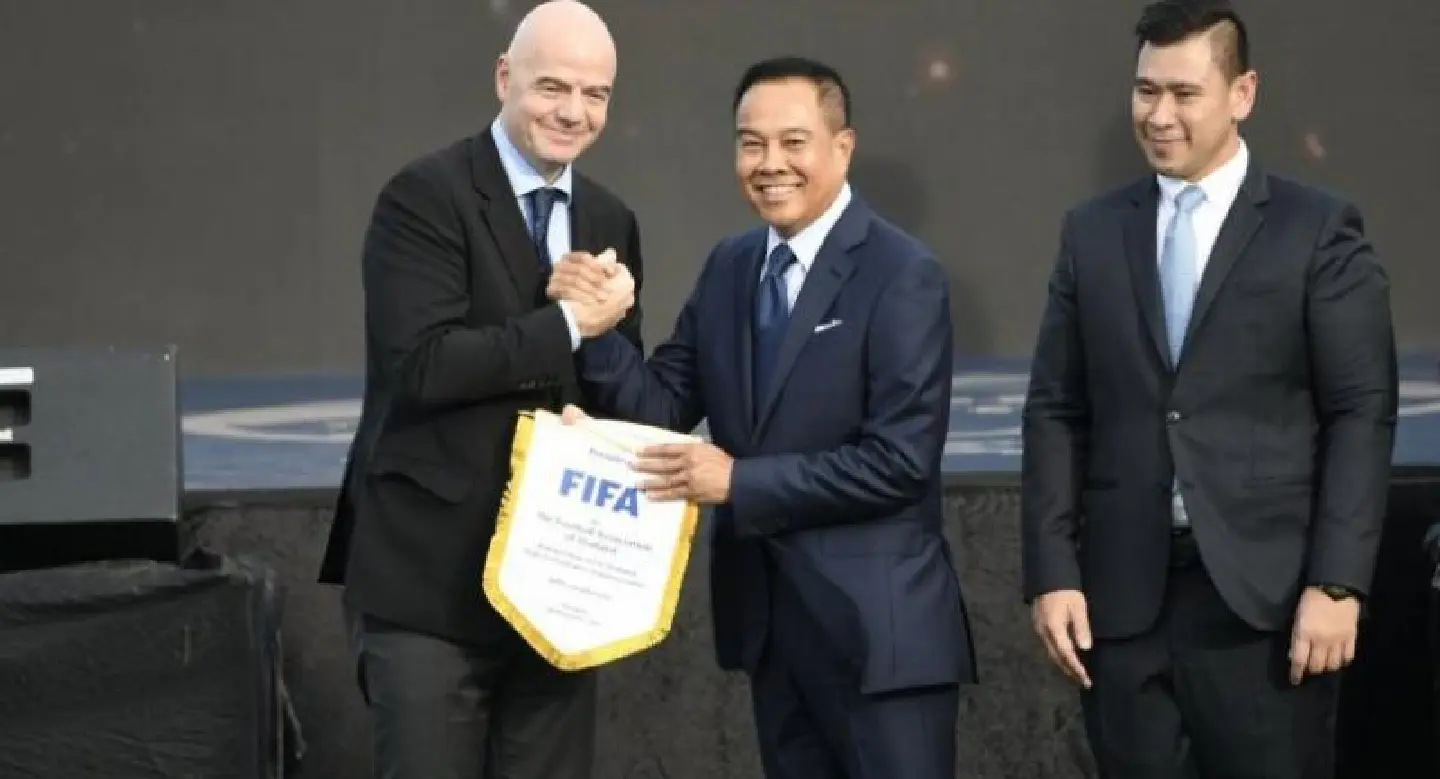 FIFA boss, ex-Man Utd stars in Bangkok FIFA boss, ex-Man Utd stars in Bangkok