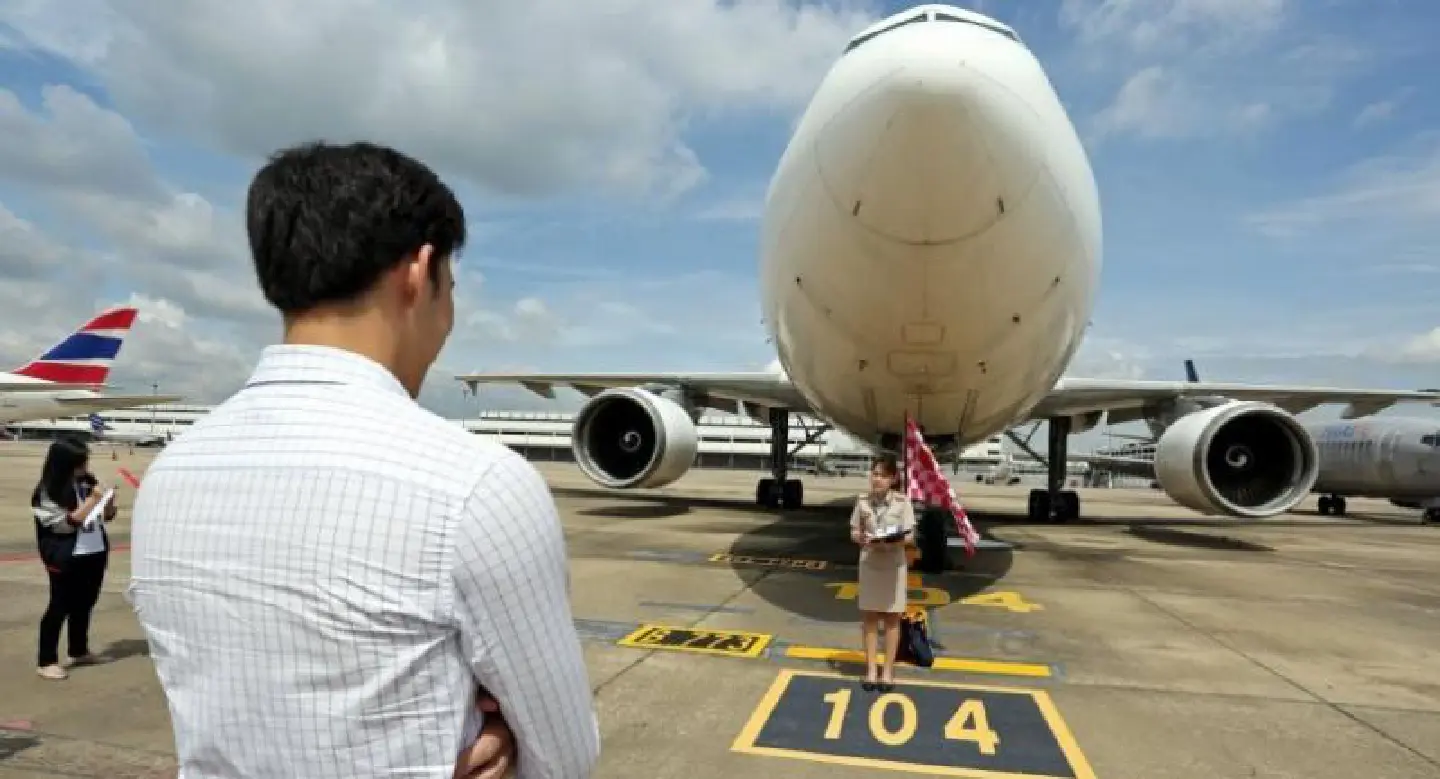 Lack of bids leaves fate of Airbus plane up in the air Lack of bids leaves fate of Airbus plane up in the air