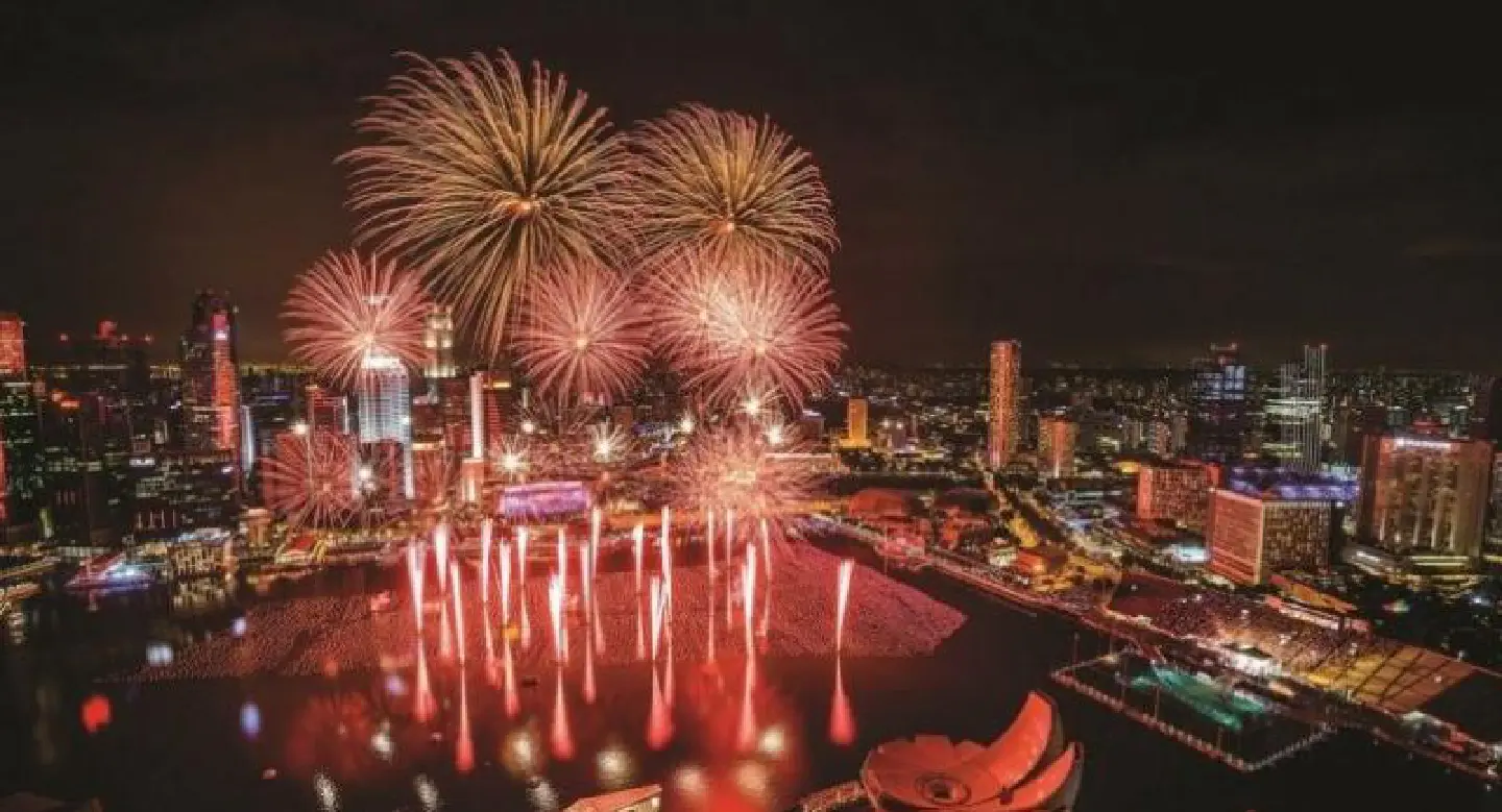 Singapore bids farewell to the rooster, welcomes the dog Singapore bids farewell to the rooster, welcomes the dog