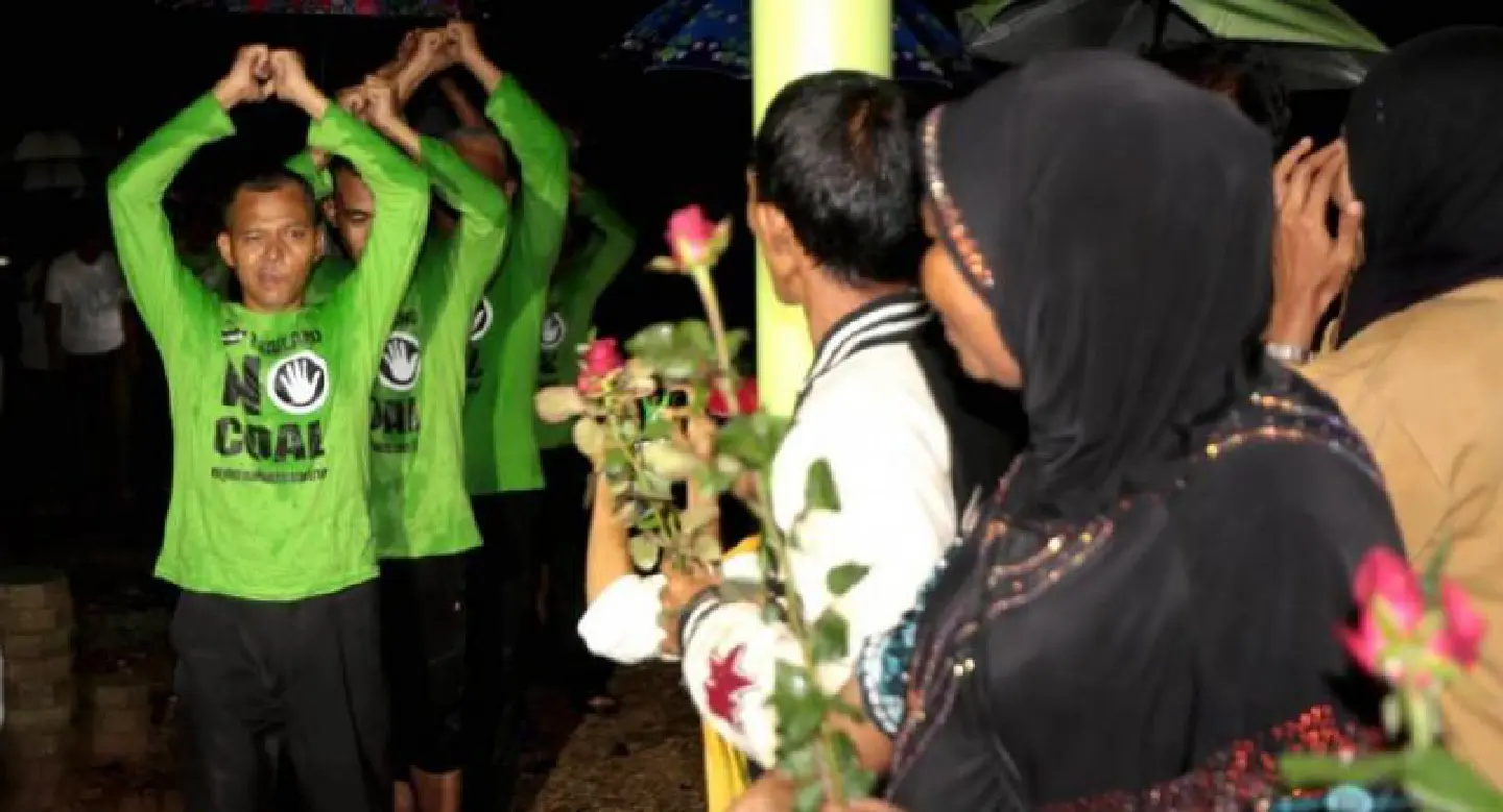 PM extends olive branch over Thepha power plant