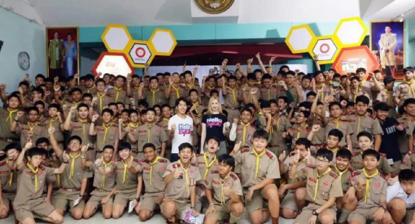 ‘Hello English!’ completes roadshow to 10 schools
