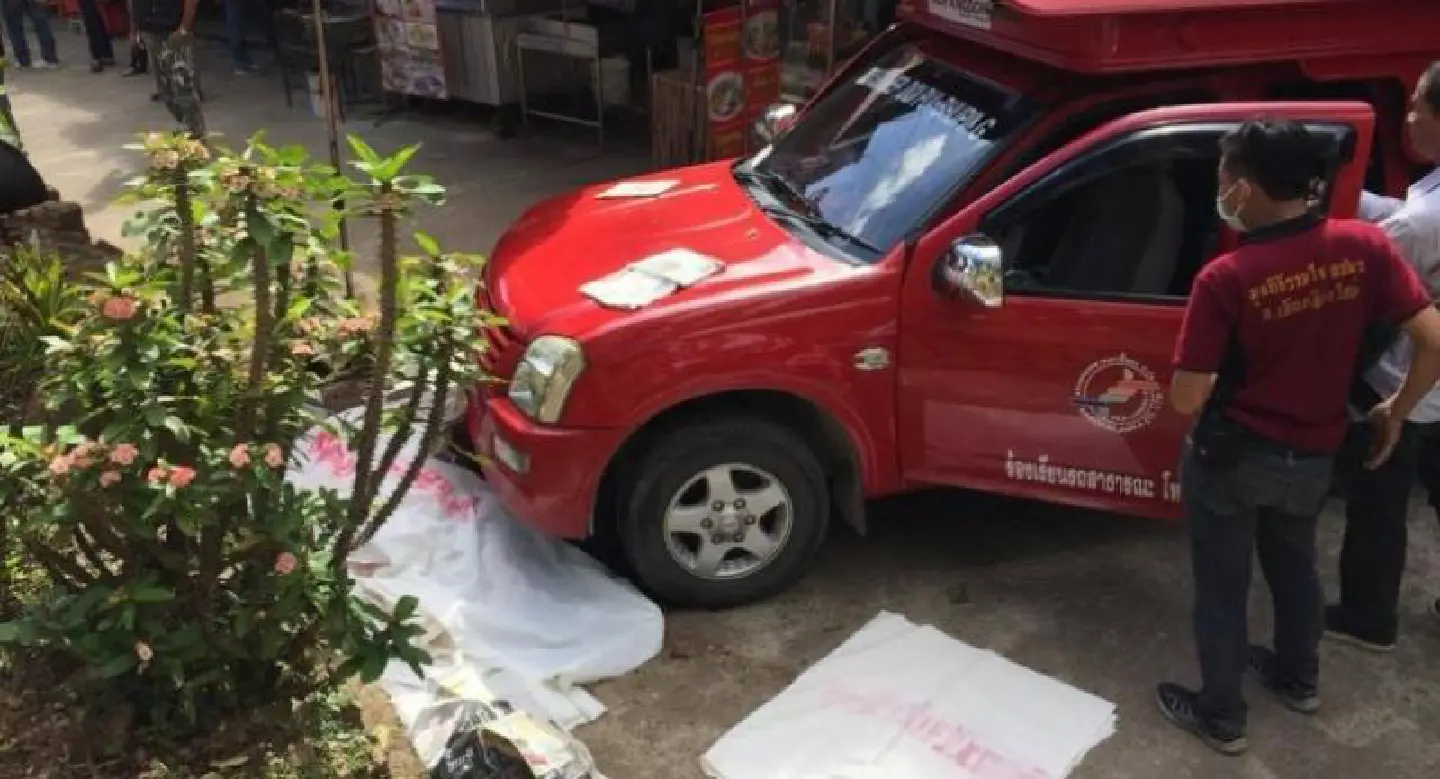 Tourists crushed by ‘red car’ in Chiang Mai Tourists crushed by ‘red car’ in Chiang Mai