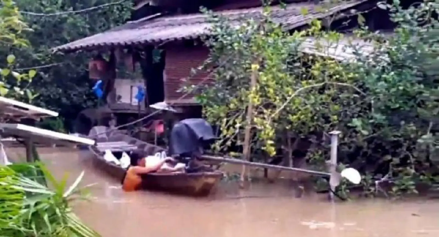 33 villages in Surat Thani hit by flash floods 33 villages in Surat Thani hit by flash floods