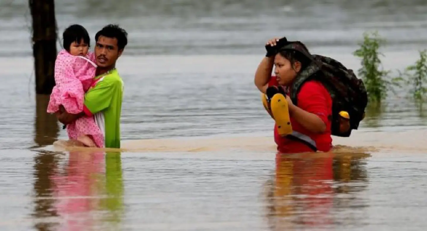 Fatalities as South swamped by floods Fatalities as South swamped by floods