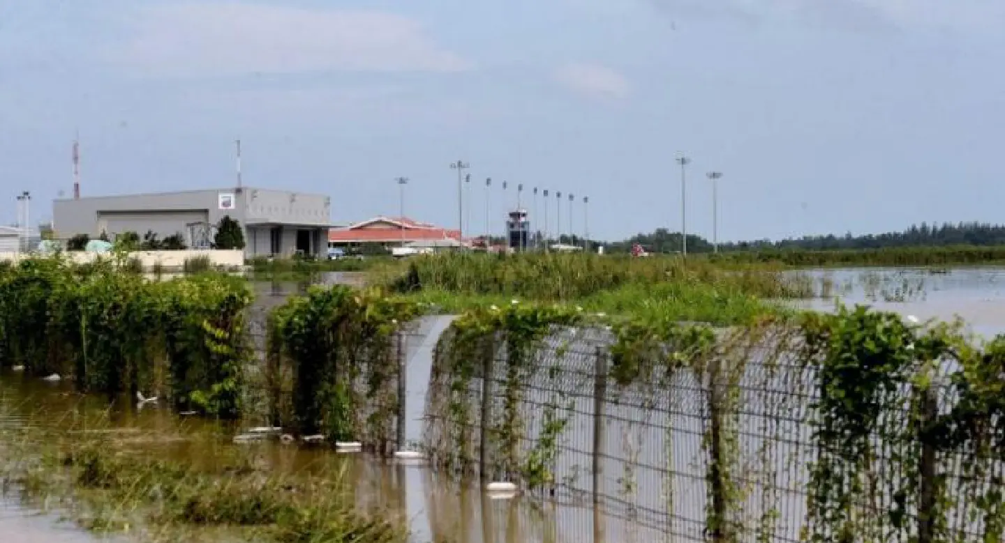 Airport remains closed until safe in Nakhon Si Thammarat Airport remains closed until safe in Nakhon Si Thammarat