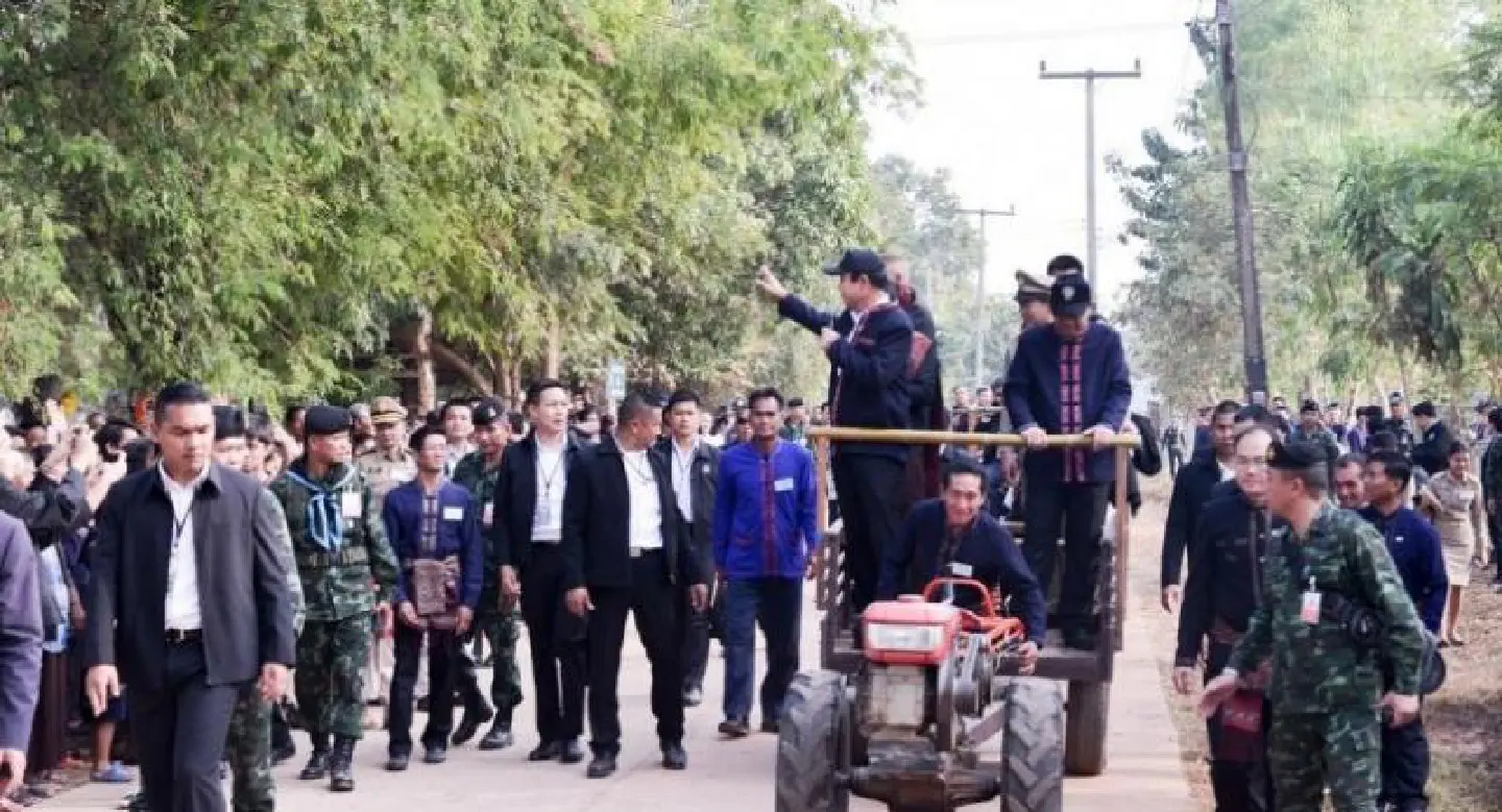 PM, ministers visit Kalasin PM, ministers visit Kalasin