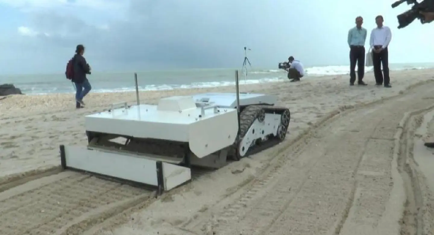 Home-grown robot to keep our beaches clean